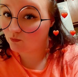 Meet your Posher, Cynthia